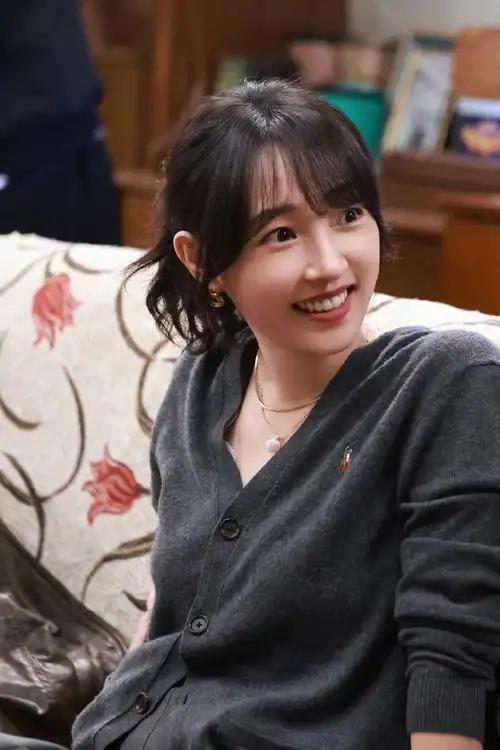 白百何超话开工90 今日份简冰@白百何剧照新鲜送达今晚19:30,锁定