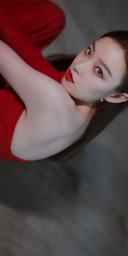 倪妮这一身红裙太性感了绝绝子