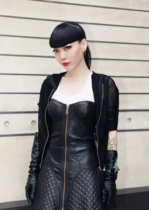 《中国好声音》的人气学员吴莫愁,现在为什么没有消息了?_节目