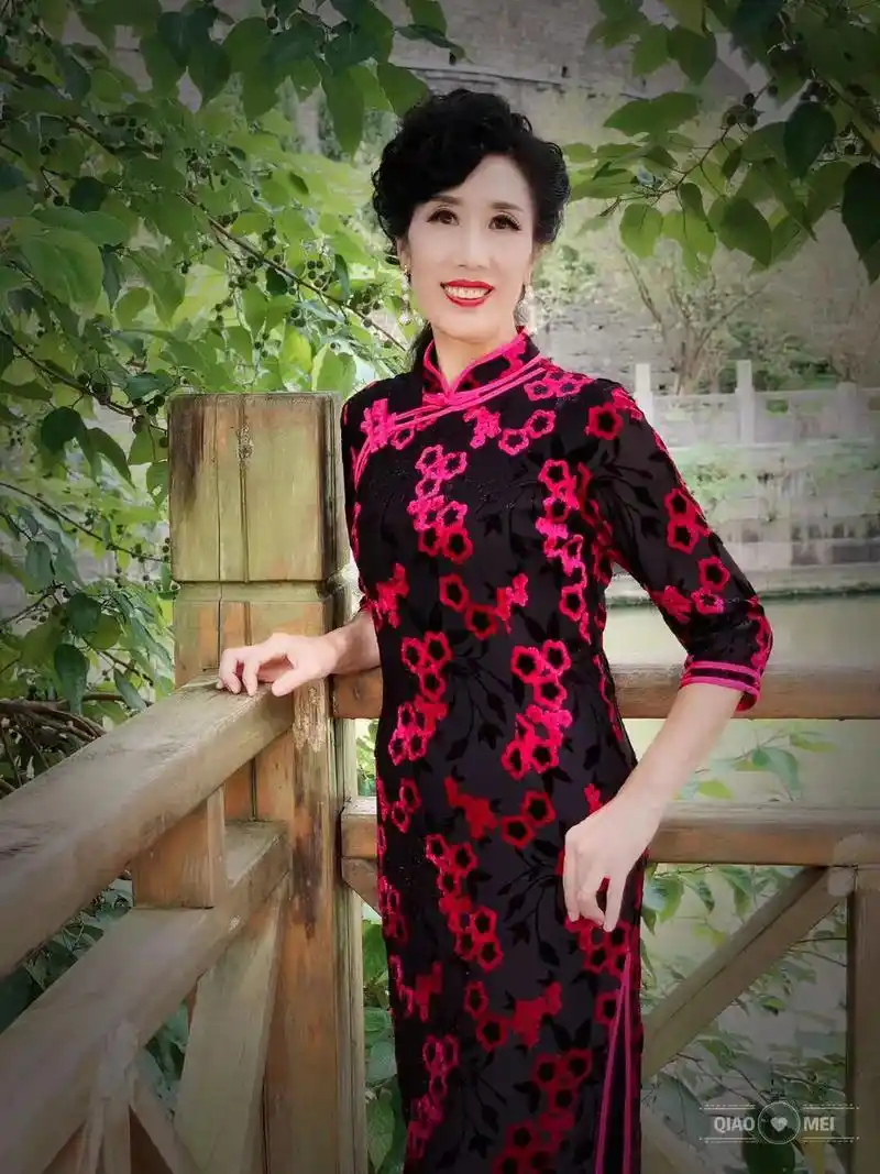 女人这一生.一定要爱美丽爱旗袍爱生活他不仅让你变得更有气质 - 抖音