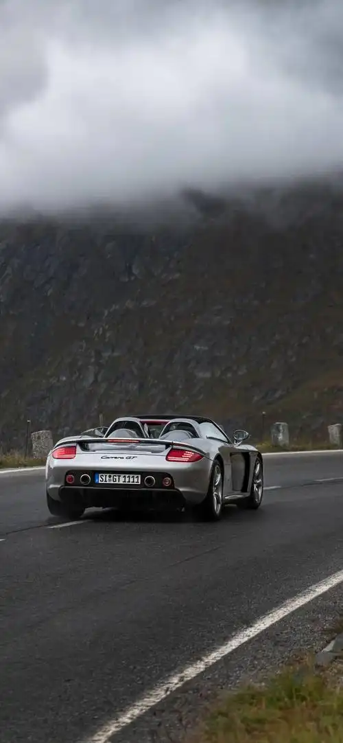 安卓手机锁屏壁纸2023-07-08兰博基尼黑色超跑男生专用手机壁纸2023