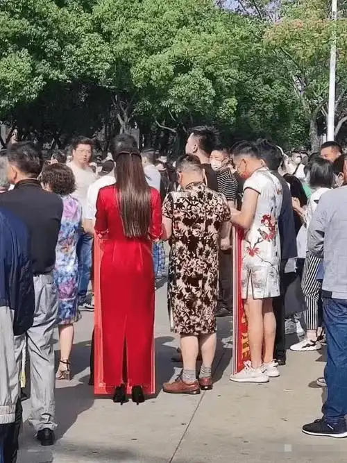 男人穿旗袍寓意"旗开得胜"?我只看到了迷信与"娘炮"_高考_教育战线_祝