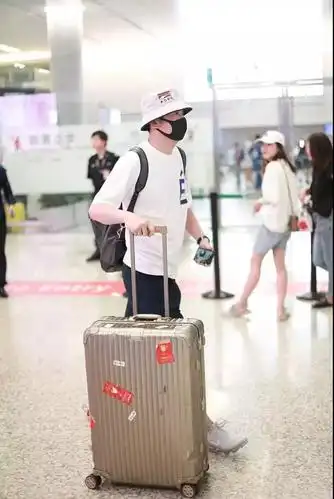 雷佳音被曝出轨佟丽娅,妻子晒照疑澄清,一家三口搬新家温馨幸福