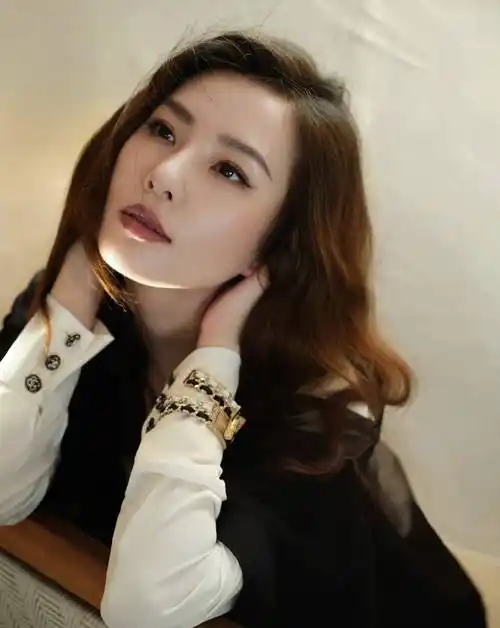 刘诗诗时尚写真:天生丽质,芳华绝代