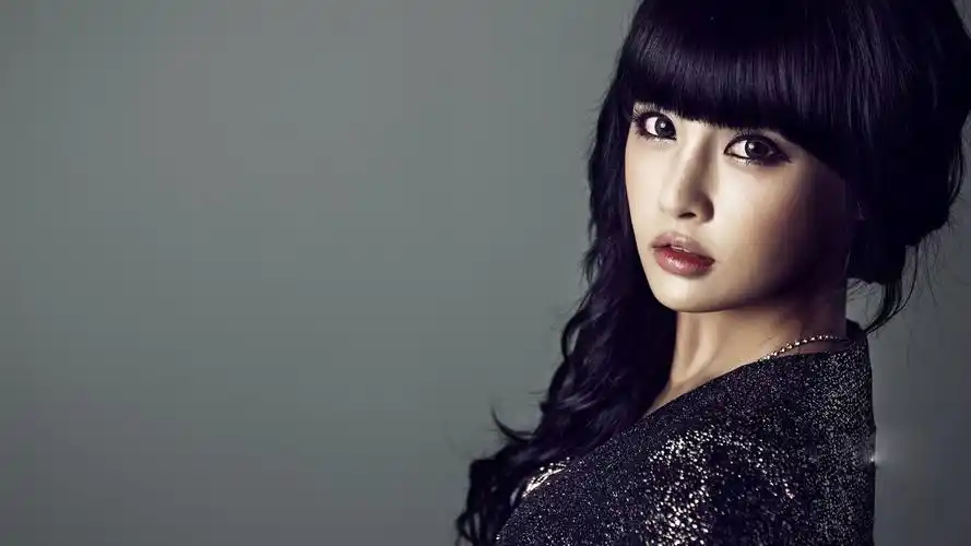 tara成员全宝蓝高清桌面壁纸下载5