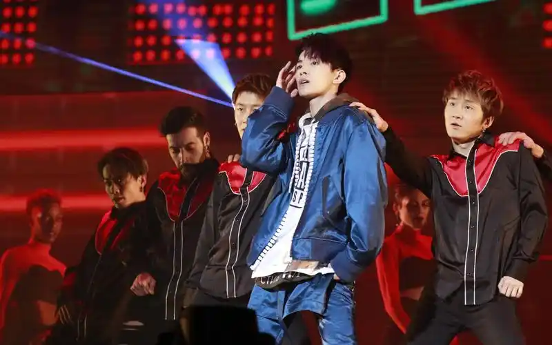 【易烊千玺】171128 逢凉野性生日会 〖 wild 舞蹈solo〗『正面全身