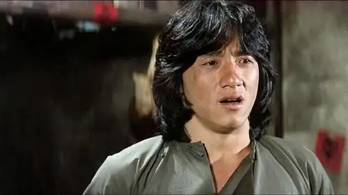 37搞笑影视之美女--笑拳怪招:成龙大哥在电影中《笑拳怪招》最精彩