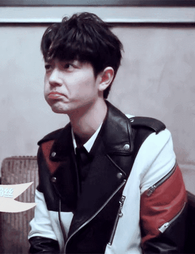 噢,是肖战嘟嘟嘴的宝贝,也太可爱了@x玖少年团肖战daytoy肖战#遇见你