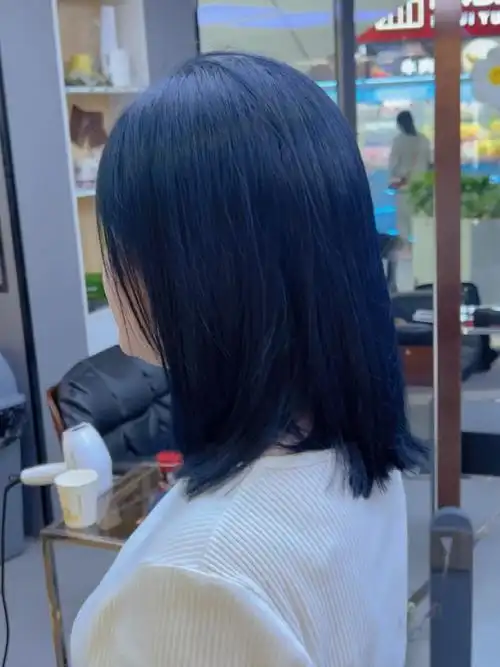 推荐一款百搭的颜色雾霾蓝发色