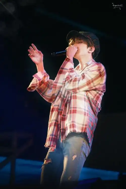 蔡徐坤##蔡徐坤新歌afterglow