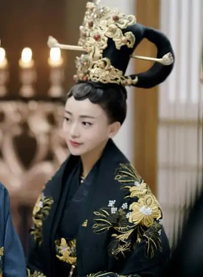 凤囚凰 冯亭 吴谨言