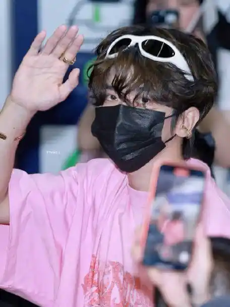 蔡徐坤多巴胺穿搭#粉色系坤坤也太可爱了吧!