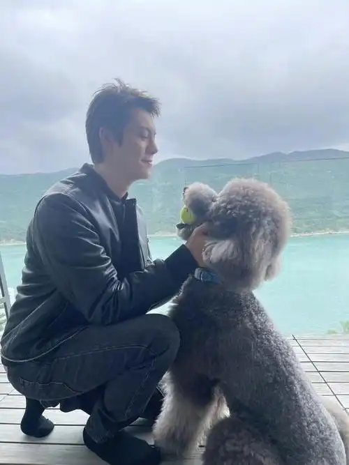 陈伟霆近日在节目上自爆,若人生能够重来,想再参加一次中学毕业礼?