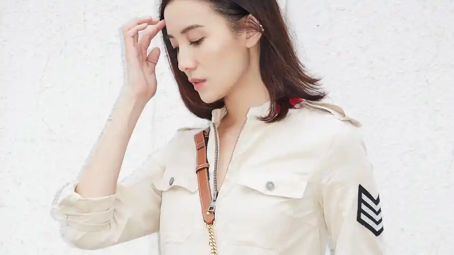 首页 桌面壁纸 美女明星宋佳图片壁纸上一张下一张查看原图