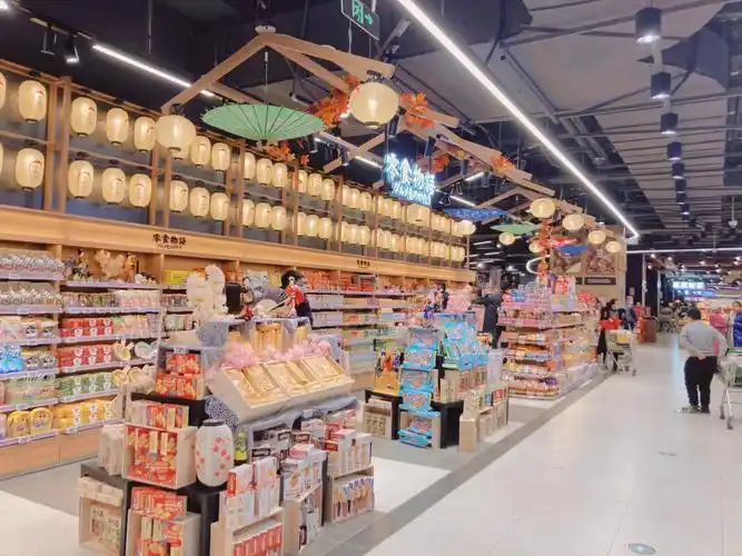 万达广场负一楼华润万家重新开业,美食 超市,比以前大了很多,种类也多