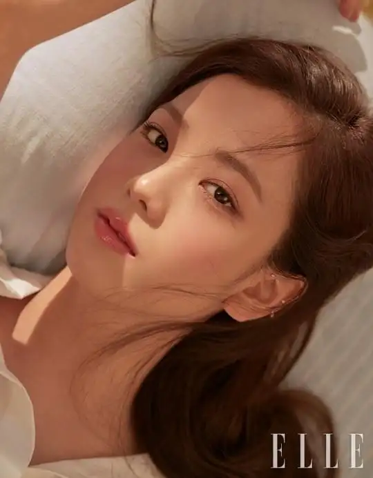 blackpink成员jisoo拍杂志写真秀清纯动人美貌