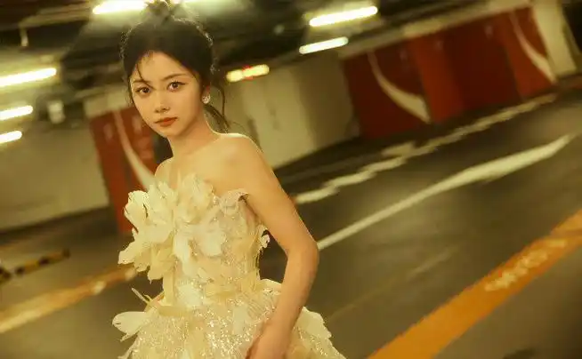 思梦为谭松韵化的妆