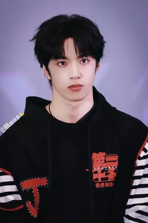 刘耀文天津#刘耀文出席电影《第二十条》天津路演映后高清图集4p汉