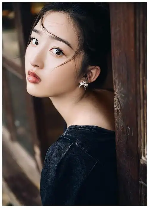 邓恩熙甜美可人活力写真美照