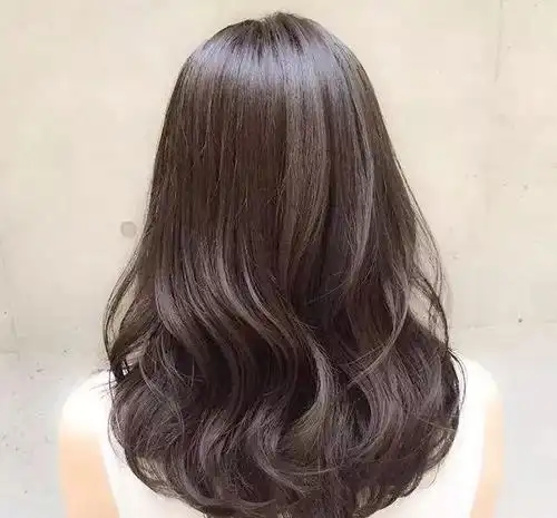 不知道你有没有被这样的发型迷倒呢?小编已经在理发店