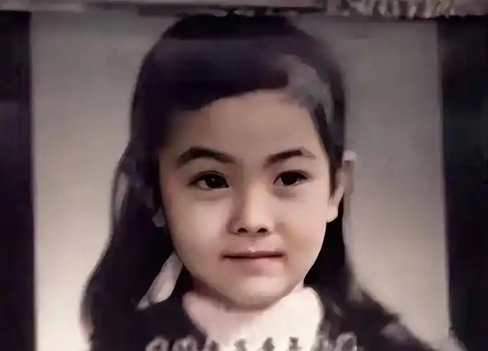 为了能和男友在一起,孟小蓓把李健当成了奋斗目标,一门心思的也想考