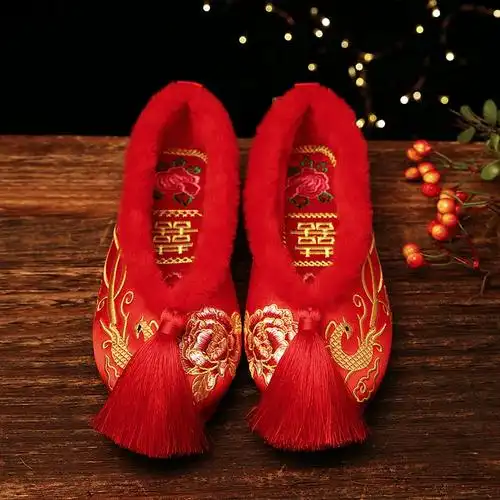 婚鞋老北京亮片绣花鞋中式红色新娘秀禾鞋流苏女上轿布鞋