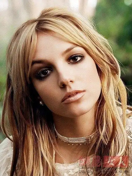 奥黛丽赫本金城武angelababy 盘点各国完美的混血明星