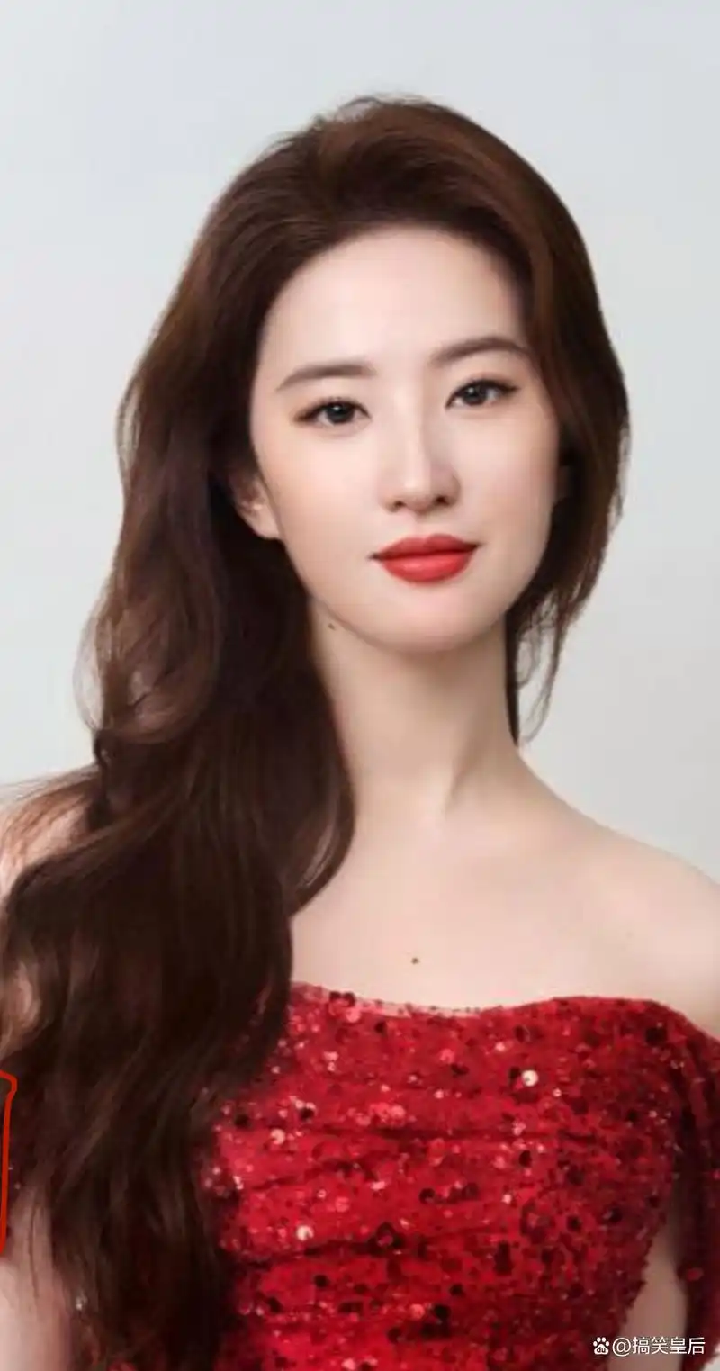 刘亦菲惊艳亮相时尚芭莎,灵蛇女王造型引爆粉丝狂热!