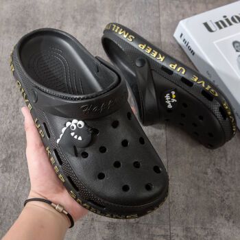 鞋靴>流行男鞋>男士凉鞋>男士洞洞鞋>臧茧红>臧茧红下雨天穿凉鞋拖鞋