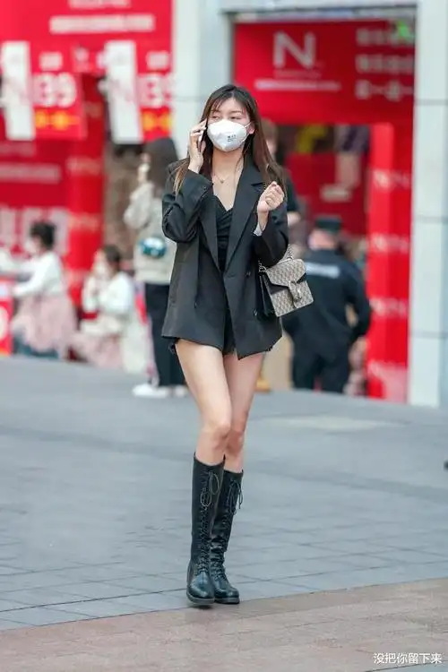 女同事热爱穿"长靴",不管什么天气都要穿,脚上汗没停过|长筒靴|时尚