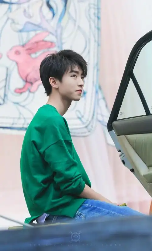 王俊凯2018米兰时装周##杜嘉班纳亚太区品牌王俊凯壁纸高清图2018