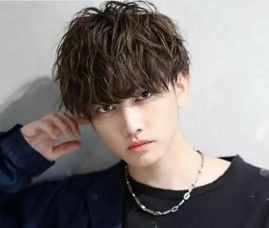 男生帅气空气定位烫发型图片