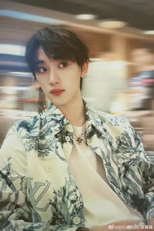 丁程鑫说辛苦发型老师了