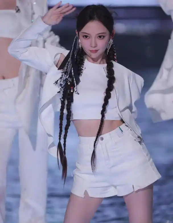 30岁汪小敏家境曝光出道12年没存款担心父母生病拿不出医药费