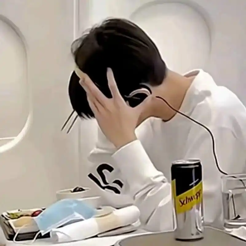 马嘉祺不明显头像