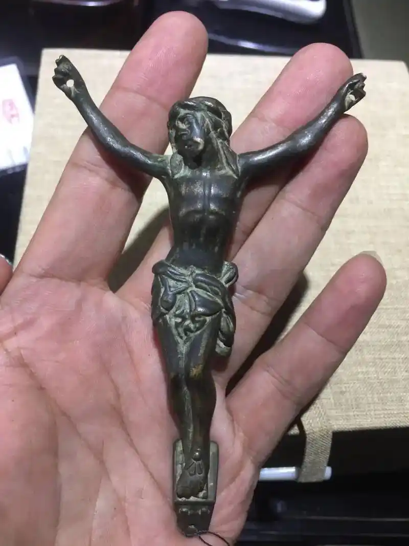 明代青铜耶稣像