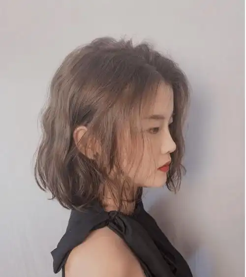 越剪越显小发型31款,时尚立体显脸小,爱美女性都喜欢