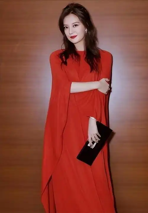 47岁的赵薇突然消失两年后,再看如今她的处境,完全是自食恶果