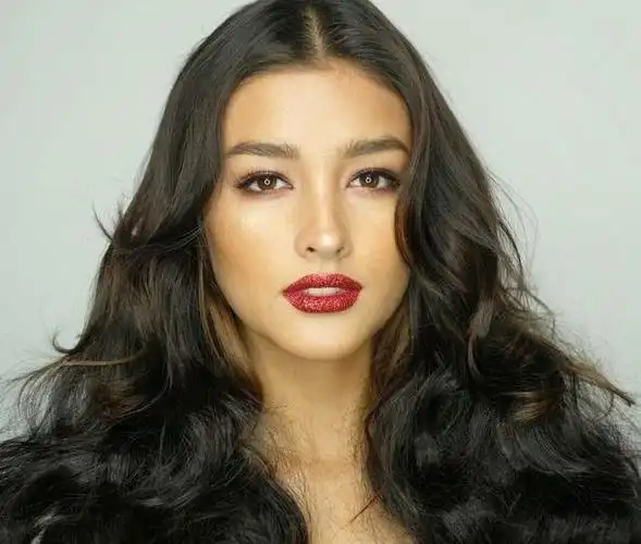 今日佳人:登上2022年全球最美面孔排名的liza soberano