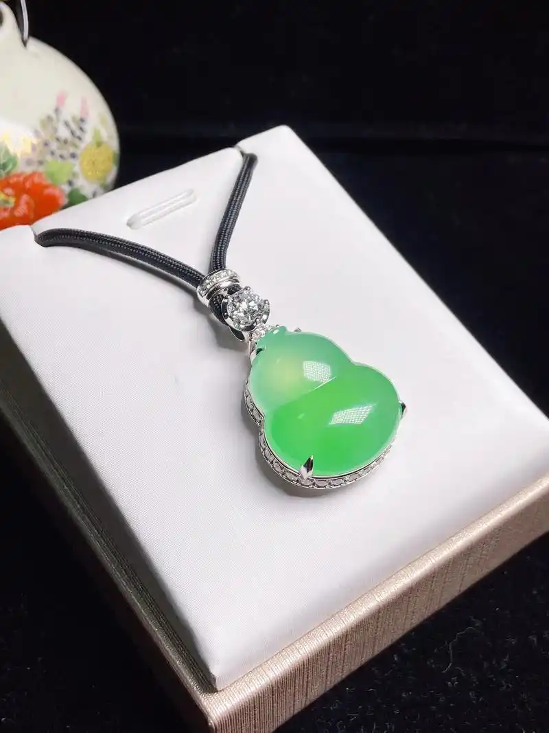 可遇不可求92 木那种翡翠葫芦挂件 种水一流,冰透灵动,饱满起荧光