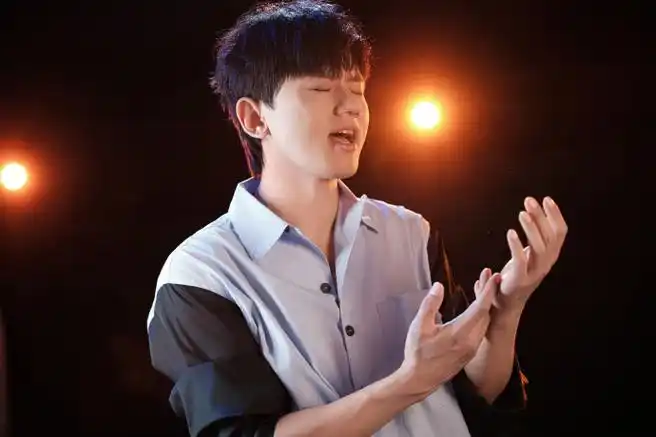 电影坚如磐石同名主题曲mv##张杰张碧晨又合唱电影主题曲了