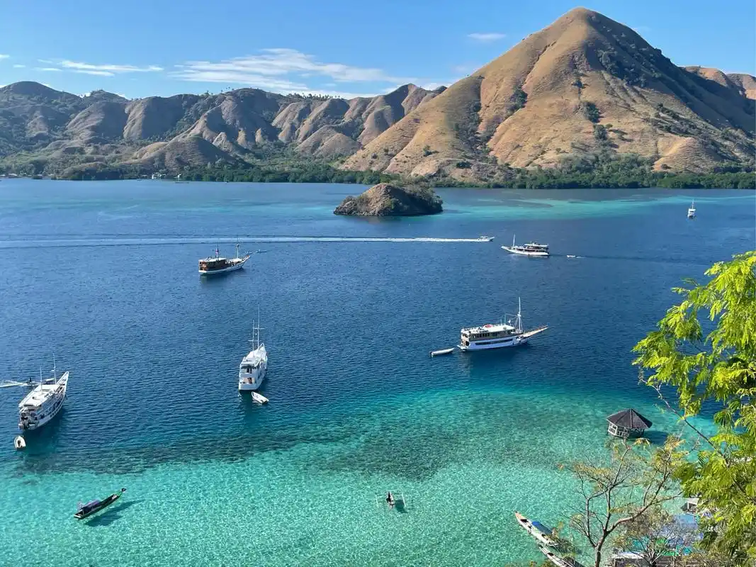千岛之国的印尼有着世界上最平静的海面,对于想出海却又害怕晕船的人