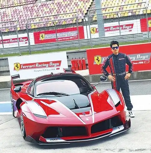 郭富城买豪华跑车 女友方媛疑随行曲线秀恩爱