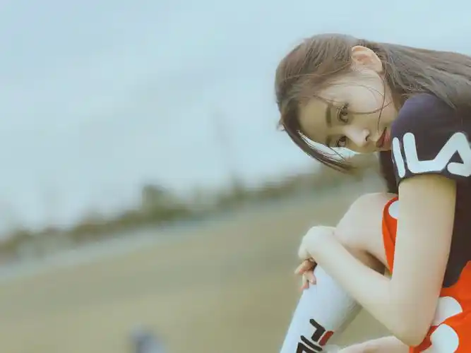 张天爱棒球服壁纸