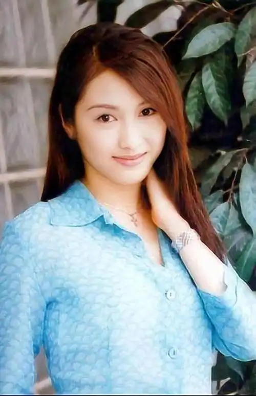 黎姿年轻时候照片清纯甜美,风华永驻