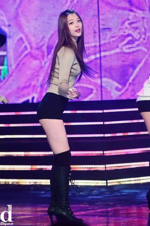 fx崔雪莉精彩舞台照曾经的乖乖女雪莉在舞台上更帅气撩人