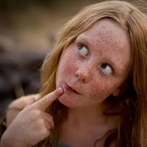 室外,白天,纯洁,意大利,欧洲,欧洲人,仅一个女性,仅一个人,肩膀,小孩