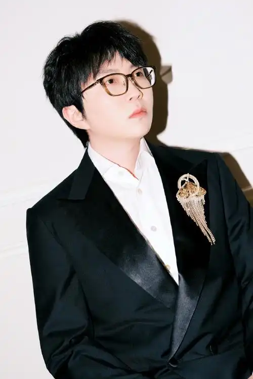 年度唱作人 毛不易##毛不易唱只要平凡buff叠满