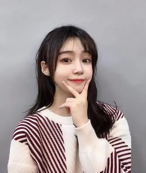 拍照姿势合集|九宫格自拍动作大全 拒绝尴尬表情