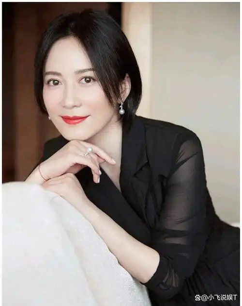 然而,令人惊讶的是,有一批女明星年纪虽大,却展现出了越来越多的女人